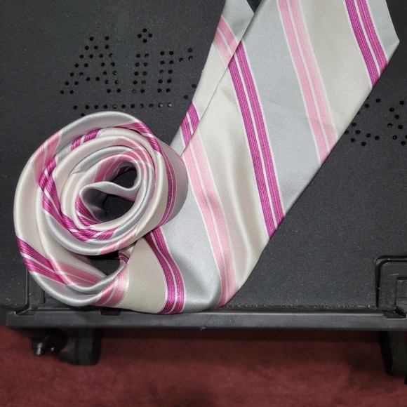 Tie - Picture 5 of 5